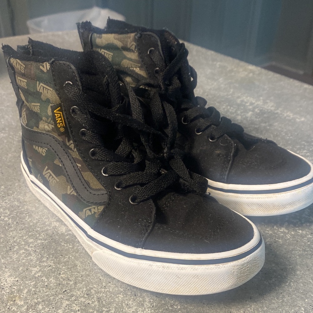 Boys vans! Size 2 good used condition!